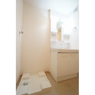 apartment 〒108-0075　東京都港区港南２丁目16-1