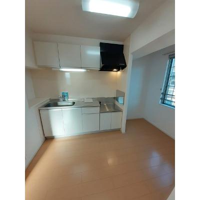 アパートメントこころ 201【管理NO：1-020336601-02010】 ★家具家電は申し込み後に搬入します★ ★2026年11月中旬入居可能★の物件写真3