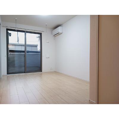 ラ・ルーチェⅡ 102【管理NO：1-022950801-01020】 ★家具家電は申し込み後に搬入します★ ★2026年11月中旬入居可能★の物件写真2