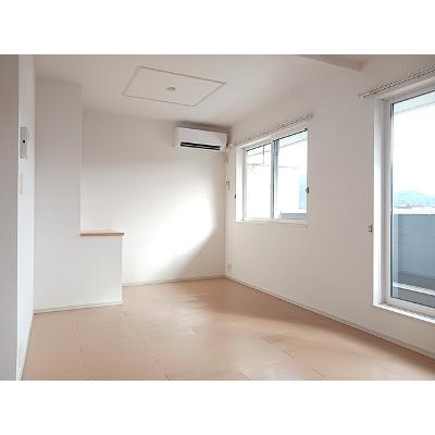 ヴィンヤード甲州 203【管理NO：1-017262101-02030】 ★家具家電は申し込み後に搬入します★の物件写真2