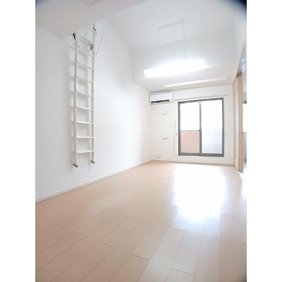グランブルー　３ｒｄ 202【管理NO：1-020066101-02020】 ★家具家電は申し込み後に搬入します★ ★2026年11月中旬入居可能★の物件写真2