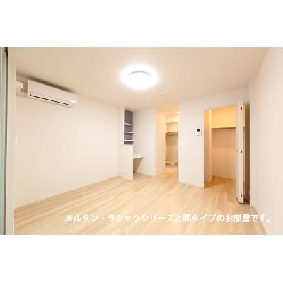 フィウッジセレーノ 102【管理NO：1-028790901-01020】 ★家具家電は申し込み後に搬入します★ ★2027年01月下旬入居可能★の物件写真2