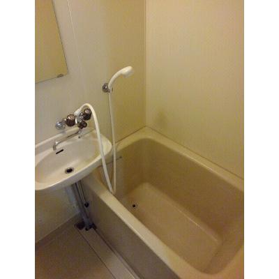 エルディム加藤 202【管理NO：1-002456001-02020】 ★家具家電は申し込み後に搬入します★の物件写真4