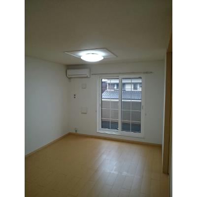 フロント・ヒル 202【管理NO：1-016232301-02020】 ★家具家電は申し込み後に搬入します★ ★2026年11月中旬入居可能★の物件写真2