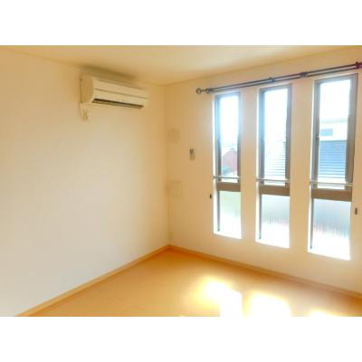 セント　グレイス 201【管理NO：1-015750501-02010】 ★家具家電は申し込み後に搬入します★ ★2026年11月中旬入居可能★の物件写真2