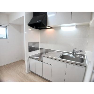 スプリングテラス 203【管理NO：1-023747301-02030】 ★家具家電は申し込み後に搬入します★ ★2026年10月上旬入居可能★の物件写真3
