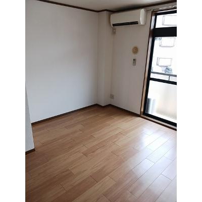 グランド－ル１０ 201【管理NO：1-011619901-02010】 ★家具家電は申し込み後に搬入します★ ★2026年10月下旬入居可能★の物件写真2