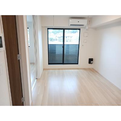 リバーサイドベース 203【管理NO：1-026870901-02030】 ★家具家電は申し込み後に搬入します★ ★2026年11月中旬入居可能★の物件写真2