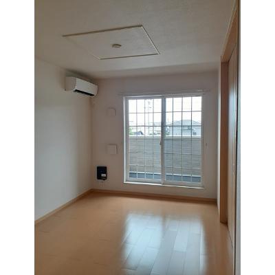 ジュエリ－ボックス 202【管理NO：1-016238701-02020】 ★家具家電は申し込み後に搬入します★ ★2026年12月中旬入居可能★の物件写真2