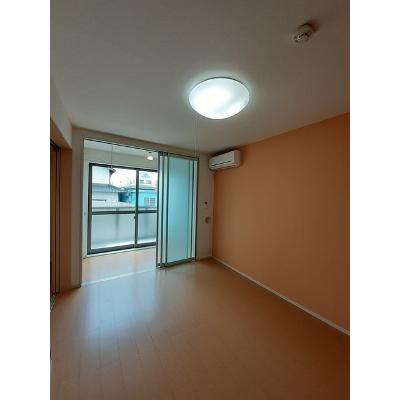 エルフローレ 104【管理NO：1-019664201-01040】 ★家具家電は申し込み後に搬入します★ ★2026年11月中旬入居可能★の物件写真2