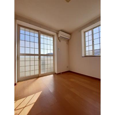 エメ　シャンブルⅡ 204【管理NO：1-010211902-02040】 ★家具家電は申し込み後に搬入します★ ★2026年11月中旬入居可能★の物件写真2