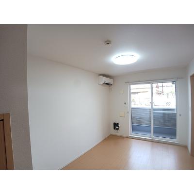 ヒーリング　ヴィレッジ 101【管理NO：1-017113101-01010】 ★家具家電は申し込み後に搬入します★ ★2026年10月下旬入居可能★の物件写真2