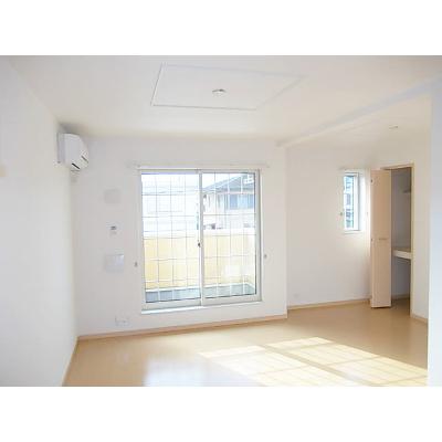 エレガンス 202【管理NO：1-016925401-02020】 ★家具家電は申し込み後に搬入します★ ★2026年11月中旬入居可能★の物件写真2