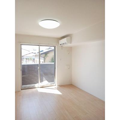 カーザ・マローネ 101【管理NO：1-023963601-01010】 ★家具家電は申し込み後に搬入します★ ★2026年11月中旬入居可能★の物件写真2