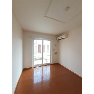 アグライア　Ⅰ 102【管理NO：1-014509201-01020】 ★家具家電は申し込み後に搬入します★ ★2026年11月中旬入居可能★の物件写真2