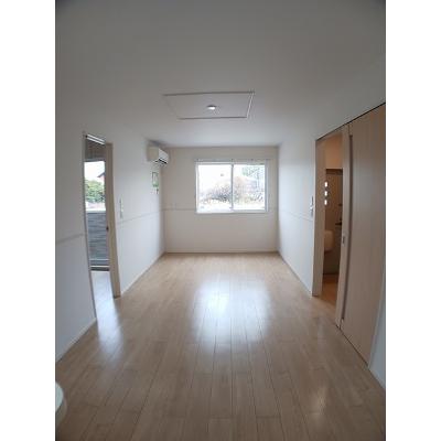 プレミアムⅡ 103【管理NO：1-022666102-01030】 ★家具家電は申し込み後に搬入します★ ★2026年11月中旬入居可能★の物件写真2