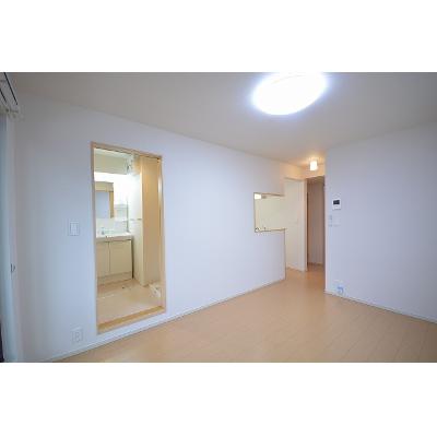 エスカーザ 201【管理NO：1-020246602-02010】 ★家具家電は申し込み後に搬入します★ ★2026年11月中旬入居可能★の物件写真2
