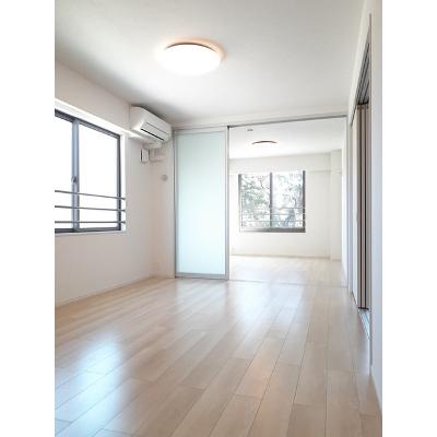 アーバー春山 301【管理NO：1-025946301-03010】 ★家具家電は申し込み後に搬入します★ ★2026年12月中旬入居可能★の物件写真2