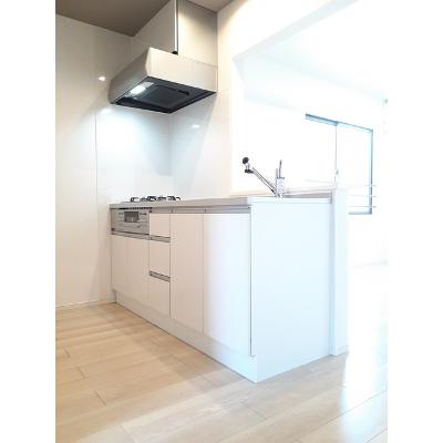 アーバー春山 301【管理NO：1-025946301-03010】 ★家具家電は申し込み後に搬入します★ ★2026年12月中旬入居可能★の物件写真3