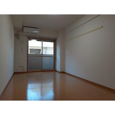 ラヴィアンローズ 102【管理NO：1-014700401-01020】 ★家具家電は申し込み後に搬入します★ ★2026年11月中旬入居可能★の物件写真2