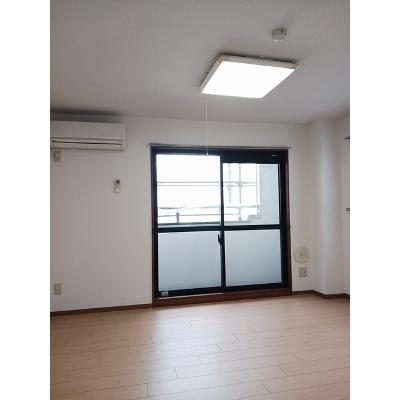 Ｃｏｕｒｔ　Ｌｉｖｅｌｙ 206【管理NO：1-009757501-02060】 ★家具家電は申し込み後に搬入します★ ★2026年11月中旬入居可能★の物件写真2
