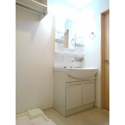 apartment 〒108-0075　東京都港区港南２丁目16-1