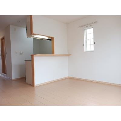 スリール　ダンジュ　Ⅰ 201【管理NO：1-016137401-02010】 ★家具家電は申し込み後に搬入します★の物件写真2