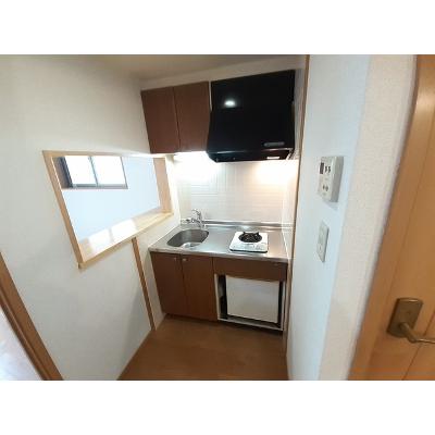 カサ・デローザ 103【管理NO：1-011835501-01030】 ★家具家電は申し込み後に搬入します★ ★2026年11月中旬入居可能★の物件写真3