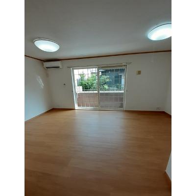 リバー　ラック 101【管理NO：1-013364501-01010】 ★家具家電は申し込み後に搬入します★ ★2026年11月中旬入居可能★の物件写真2
