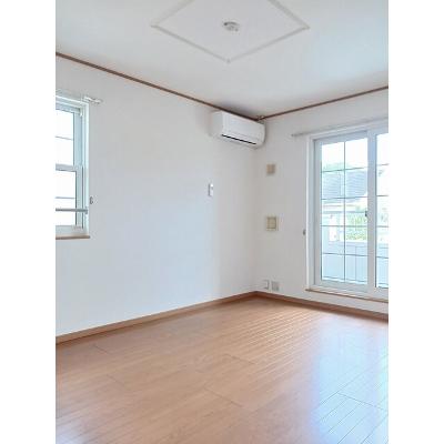 ジャン・ピュールＣ 205【管理NO：1-013023303-02040】 ★家具家電は申し込み後に搬入します★ ★2026年11月中旬入居可能★の物件写真2