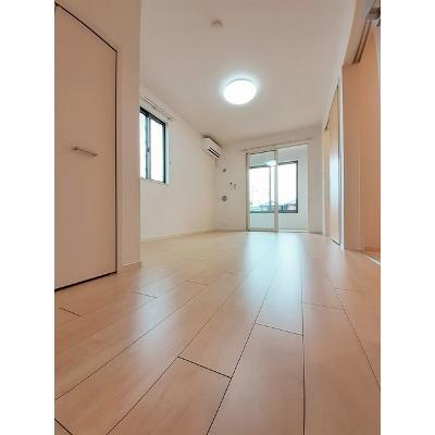 ラッフィナート 101【管理NO：1-023375901-01010】 ★家具家電は申し込み後に搬入します★の物件写真2