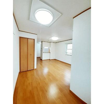 ユリエール 201【管理NO：1-013372401-02010】 ★家具家電は申し込み後に搬入します★ ★2026年11月中旬入居可能★の物件写真2
