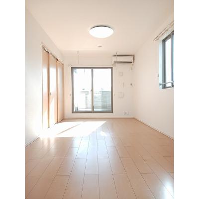 ＯＰＥＲＡ　ｄｅｕ 304【管理NO：1-020879201-03040】 ★家具家電は申し込み後に搬入します★ ★2026年11月中旬入居可能★の物件写真2