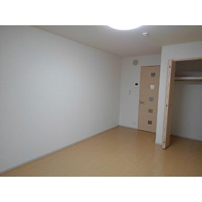 オーブ 101【管理NO：1-020212801-01010】 ★家具家電は申し込み後に搬入します★ ★2026年11月中旬入居可能★の物件写真2