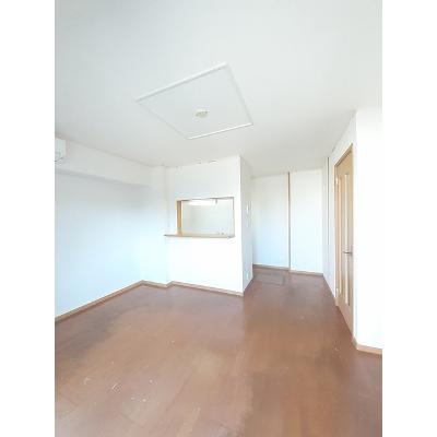 それいゆ東小二里 102【管理NO：1-013458201-01020】 ★家具家電は申し込み後に搬入します★の物件写真2