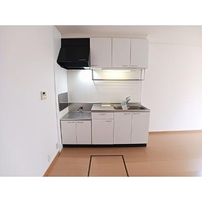 サンリセスＢ 101【管理NO：1-014734702-01010】 ★家具家電は申し込み後に搬入します★ ★2026年11月中旬入居可能★の物件写真3