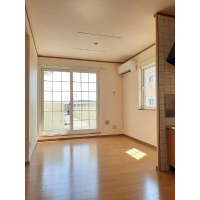 アルバエスペランサⅢ 201【管理NO：1-011562603-02010】 ★家具家電は申し込み後に搬入します★ ★2026年11月上旬入居可能★の物件写真2
