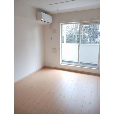 ホワイト・プレセアＡ 202【管理NO：1-016240101-02020】 ★家具家電は申し込み後に搬入します★ ★2026年11月中旬入居可能★の物件写真2