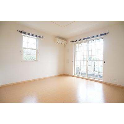 ルミナリエ 104【管理NO：1-016281801-01040】 ★家具家電は申し込み後に搬入します★ ★2026年12月上旬入居可能★の物件写真2