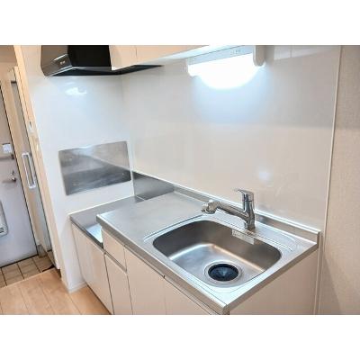 エレノア 101【管理NO：1-022227401-01010】 ★家具家電は申し込み後に搬入します★ ★2026年11月中旬入居可能★の物件写真3
