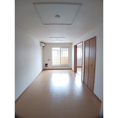 アルモニー 201【管理NO：1-015052401-02010】 ★家具家電は申し込み後に搬入します★ ★2026年10月中旬入居可能★の物件写真2