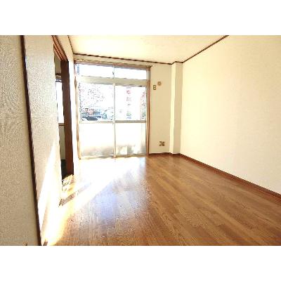 イーストウイング 102【管理NO：1-003250001-01020】 ★家具家電は申し込み後に搬入します★ ★2026年11月中旬入居可能★の物件写真2