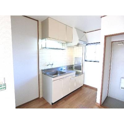 イーストウイング 102【管理NO：1-003250001-01020】 ★家具家電は申し込み後に搬入します★ ★2026年11月中旬入居可能★の物件写真3