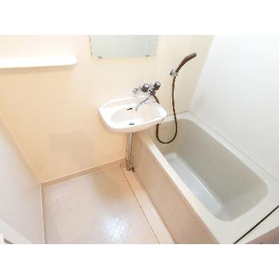 イーストウイング 102【管理NO：1-003250001-01020】 ★家具家電は申し込み後に搬入します★ ★2026年11月中旬入居可能★の物件写真4