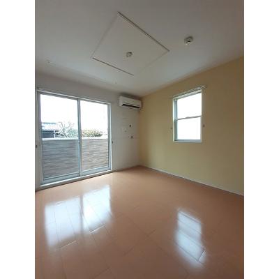 ルース 102【管理NO：1-020068301-01020】 ★家具家電は申し込み後に搬入します★ ★2026年12月下旬入居可能★の物件写真2