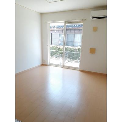 プリムローズ 102【管理NO：1-016155501-01020】 ★家具家電は申し込み後に搬入します★ ★2026年10月下旬入居可能★の物件写真2