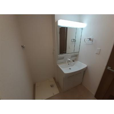 apartment 〒108-0075　東京都港区港南２丁目16-1