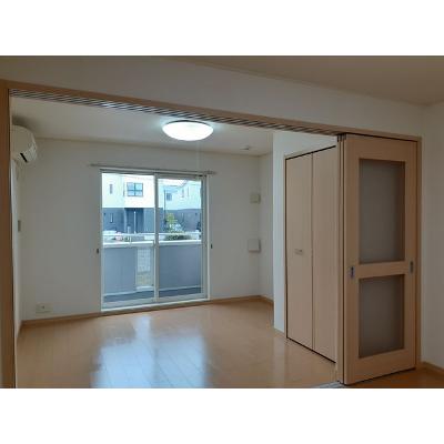 アパートメント　ノイ 101【管理NO：1-015676801-01010】 ★家具家電は申し込み後に搬入します★ ★2026年11月中旬入居可能★の物件写真2