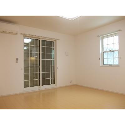 グランデ　ピーヌス 103【管理NO：1-017487101-01030】 ★家具家電は申し込み後に搬入します★ ★2026年11月中旬入居可能★の物件写真2