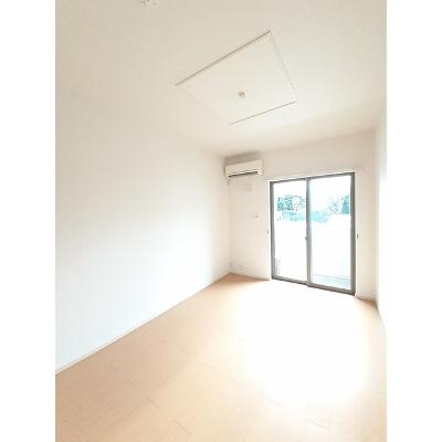 カーサ・フェリーチェ 102【管理NO：1-017113601-01020】 ★家具家電は申し込み後に搬入します★ ★2026年11月下旬入居可能★の物件写真2
